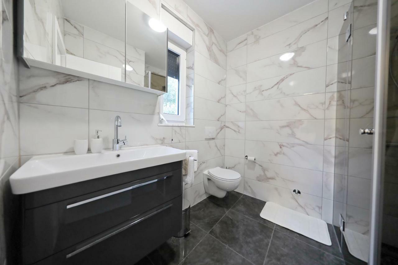Apartmani Bida Zara Esterno foto